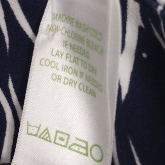 Lilly Pulitzer Luxury Capri Pants in Bright Navy New School Print - Picture 9 of 10